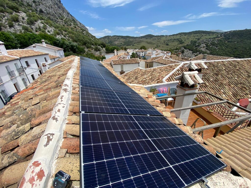 Paneles solares en tejado Placas Solares | Paneles Solares